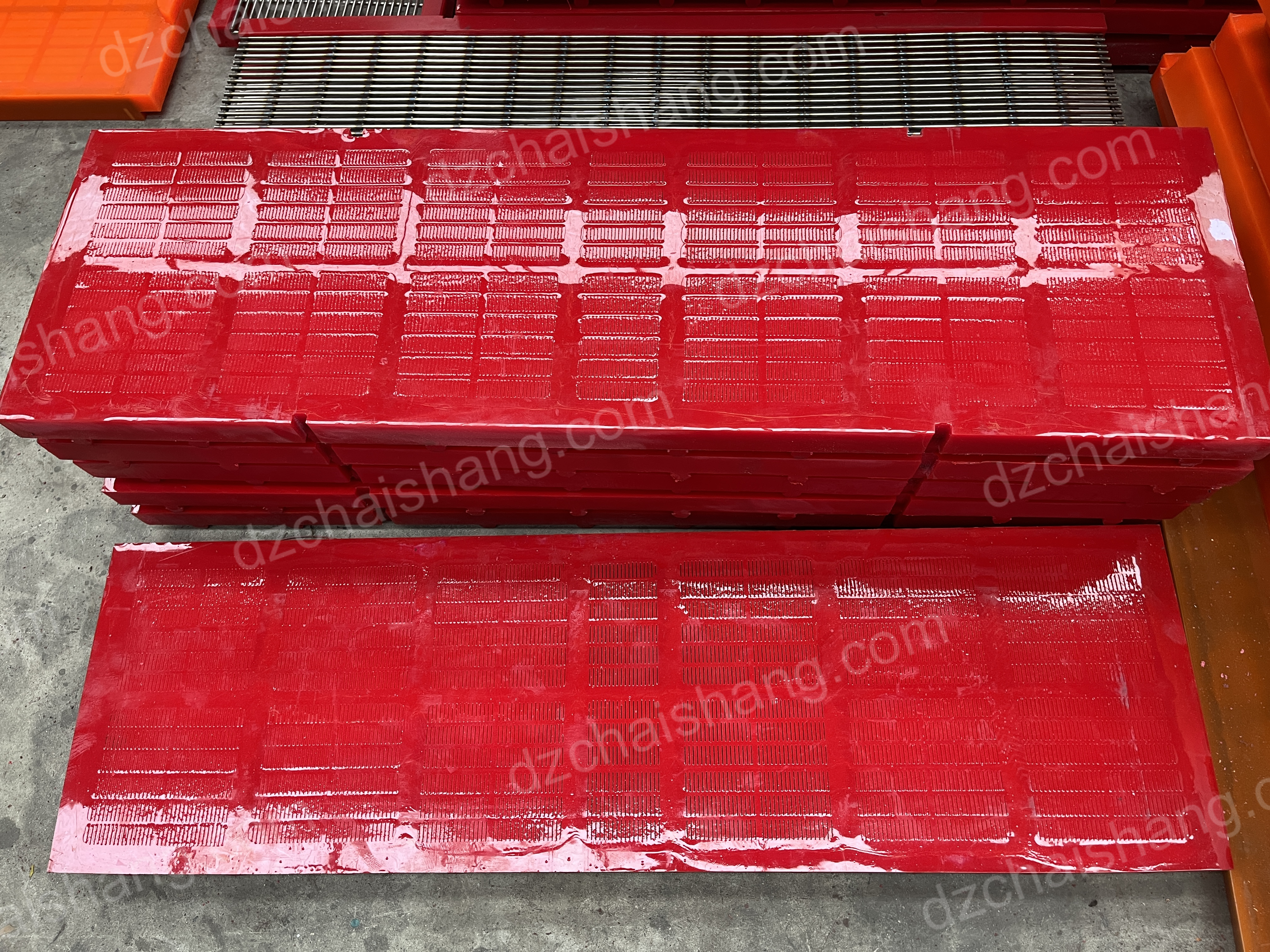 Do you know why the screen plate of the vibrating screen falls off during operation?-CHAISHANG | Polyurethane Screen,Rubber Screen PanelsHigh frequency screen mesh,Belt Cleaner,Flotation Cell