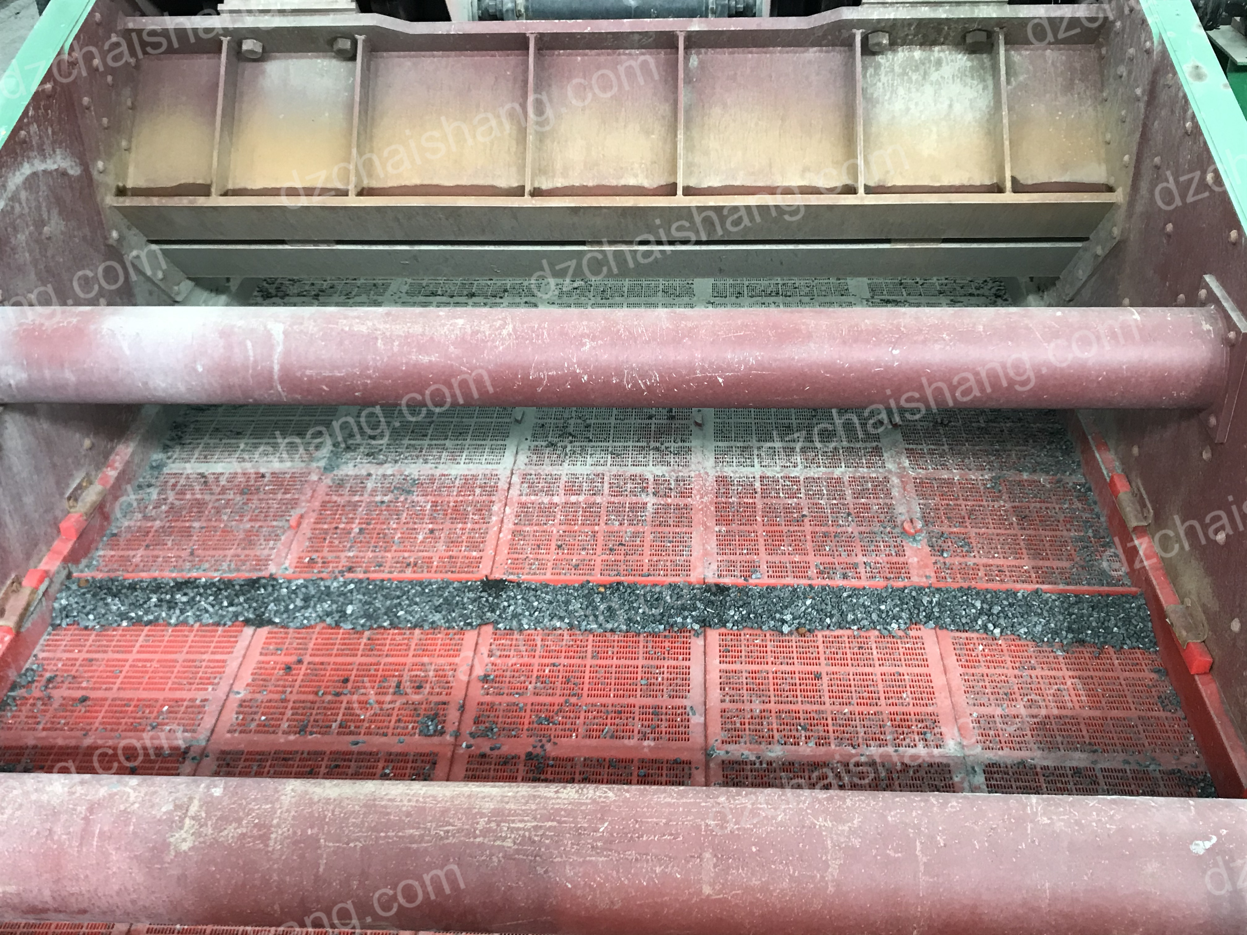 What should I do if the vibrating screen mesh is blocked or damaged?-CHAISHANG | Polyurethane Screen,Rubber Screen PanelsHigh frequency screen mesh,Belt Cleaner,Flotation Cell