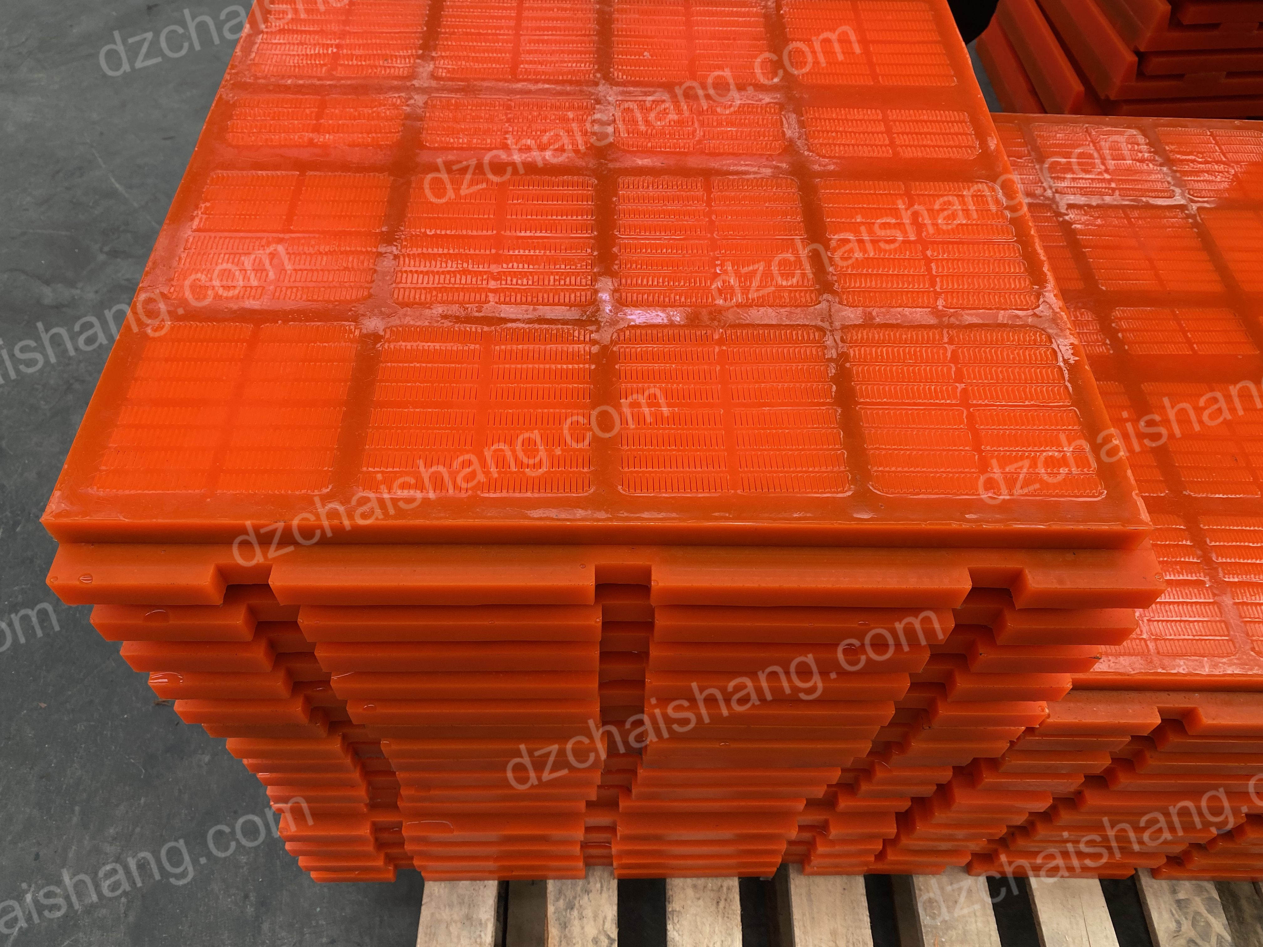 What causes material leakage from the edge of the polyurethane screen?-CHAISHANG | Polyurethane Screen,Rubber Screen PanelsHigh frequency screen mesh,Belt Cleaner,Flotation Cell